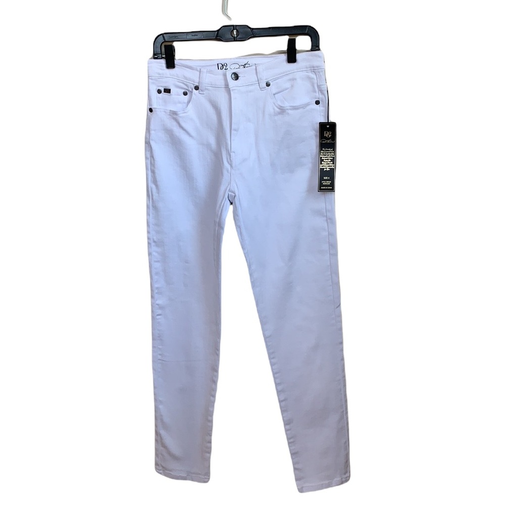 NWT DG2 by Diane Gilman High Rise White Skinny Jeans Size 6